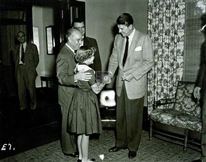 Image description is not available for 1955.042